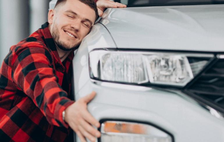 ¿Son más baratos los seguros para coches híbridos?